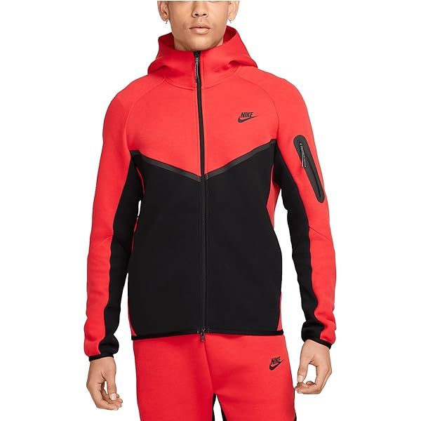 Nike Men's Red/Black Sportswear Swoosh Tech Fleece Pullover